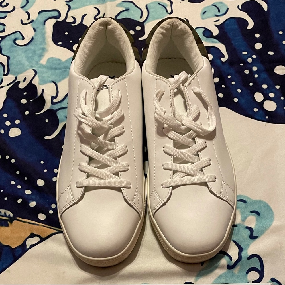 X-ray White/Camo Low-Rise Sneakers